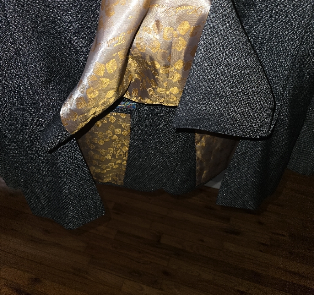 Robert Graham Charcoal Textured Blazer with Gold Floral Lining - Picture 6 of 10